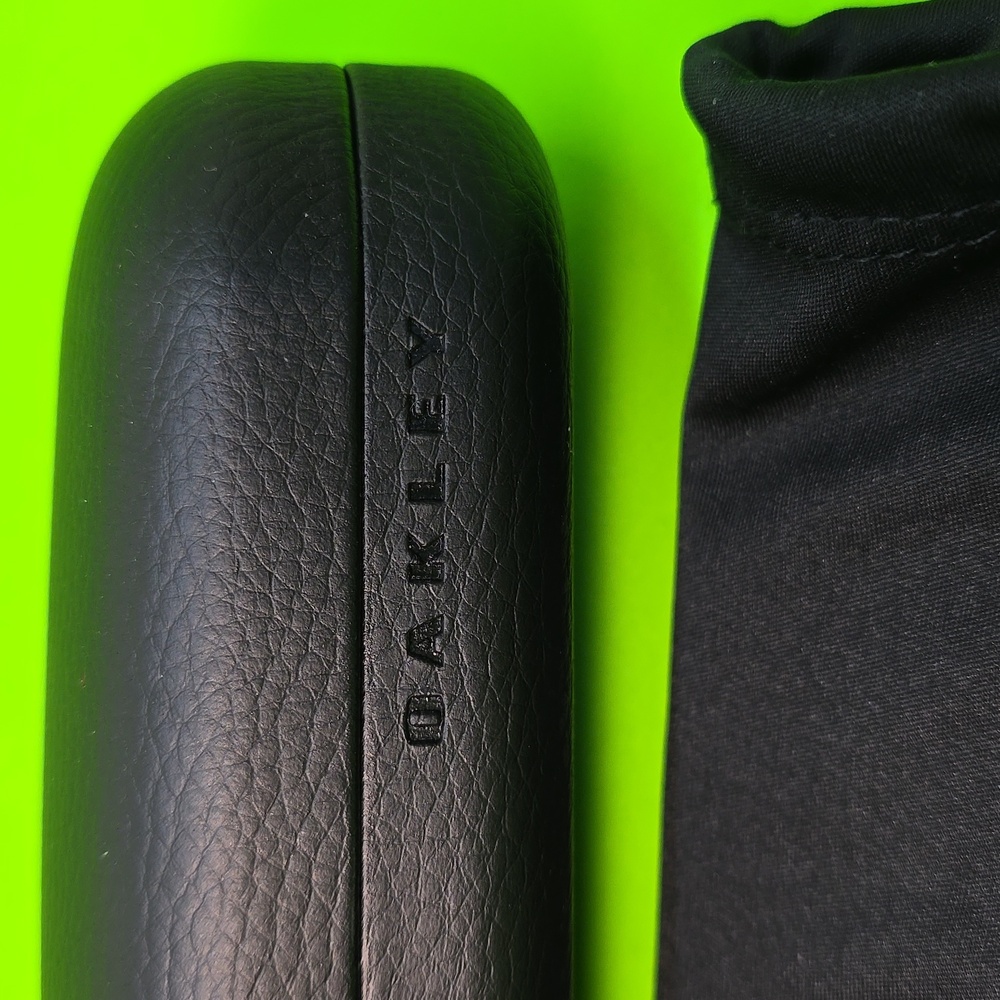 Oakley Black Clamshell Eyeglass Case (Case Only)